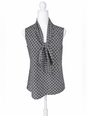 Black & White Chain Print Tie-Neck Sleeveless Blouse | Women’s Top